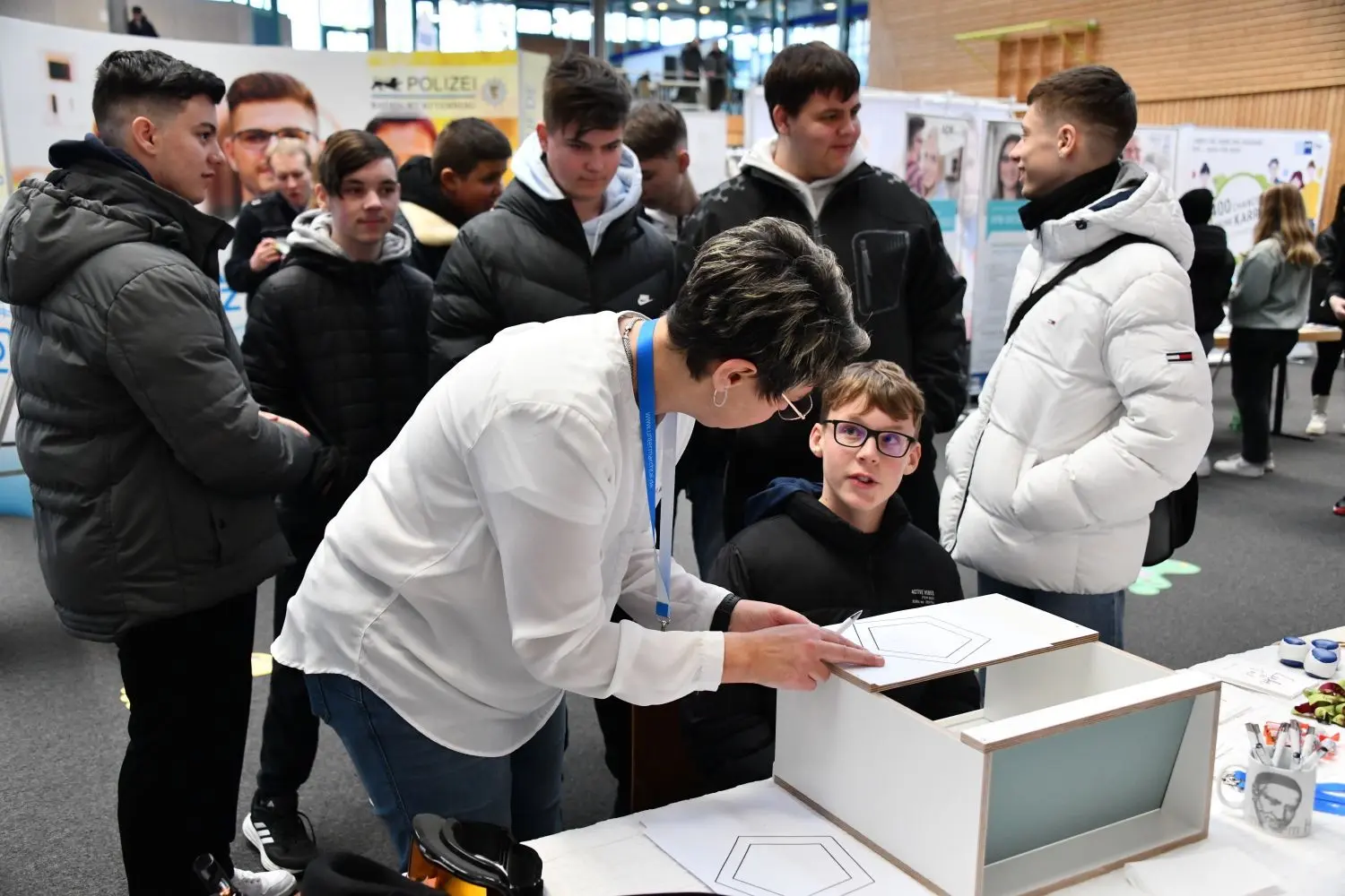 Nach zweijähriger Zwangspause fand am Freitag wieder ein regionaler Ausbildungstag mit Messe in Präsenz statt. Viele Unternehmen teilten dabei eine Sorge: Es fehlt am Nachwuchs.