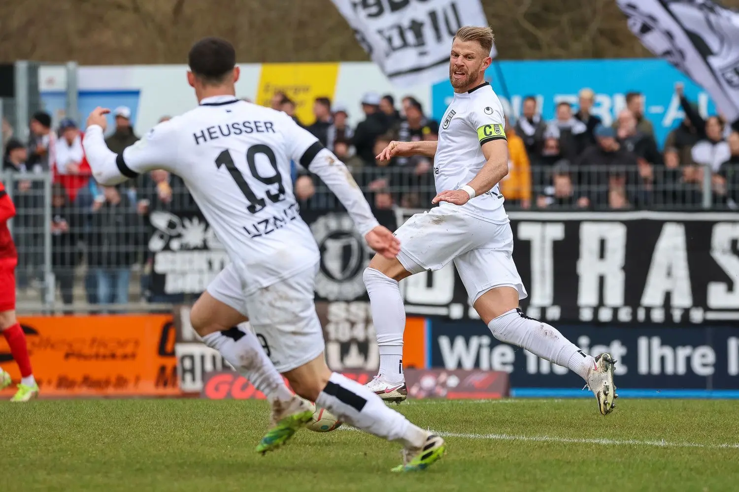Durch einen Blitzstart hat sich Tabellenführer SSV Ulm 1846 Fußball bei der TSG Balingen die nächsten wichtigen Punkte im Aufstiegskampf der Regionalliga Südwest gesichert.