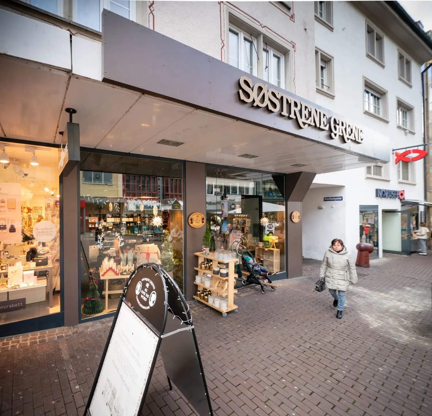 Neu in der Hirschstraße ist der Dekoshop Sostrene Grene, der im früheren Orsay eröffnet hat. Er spricht besonders die junge Zielgruppe an.