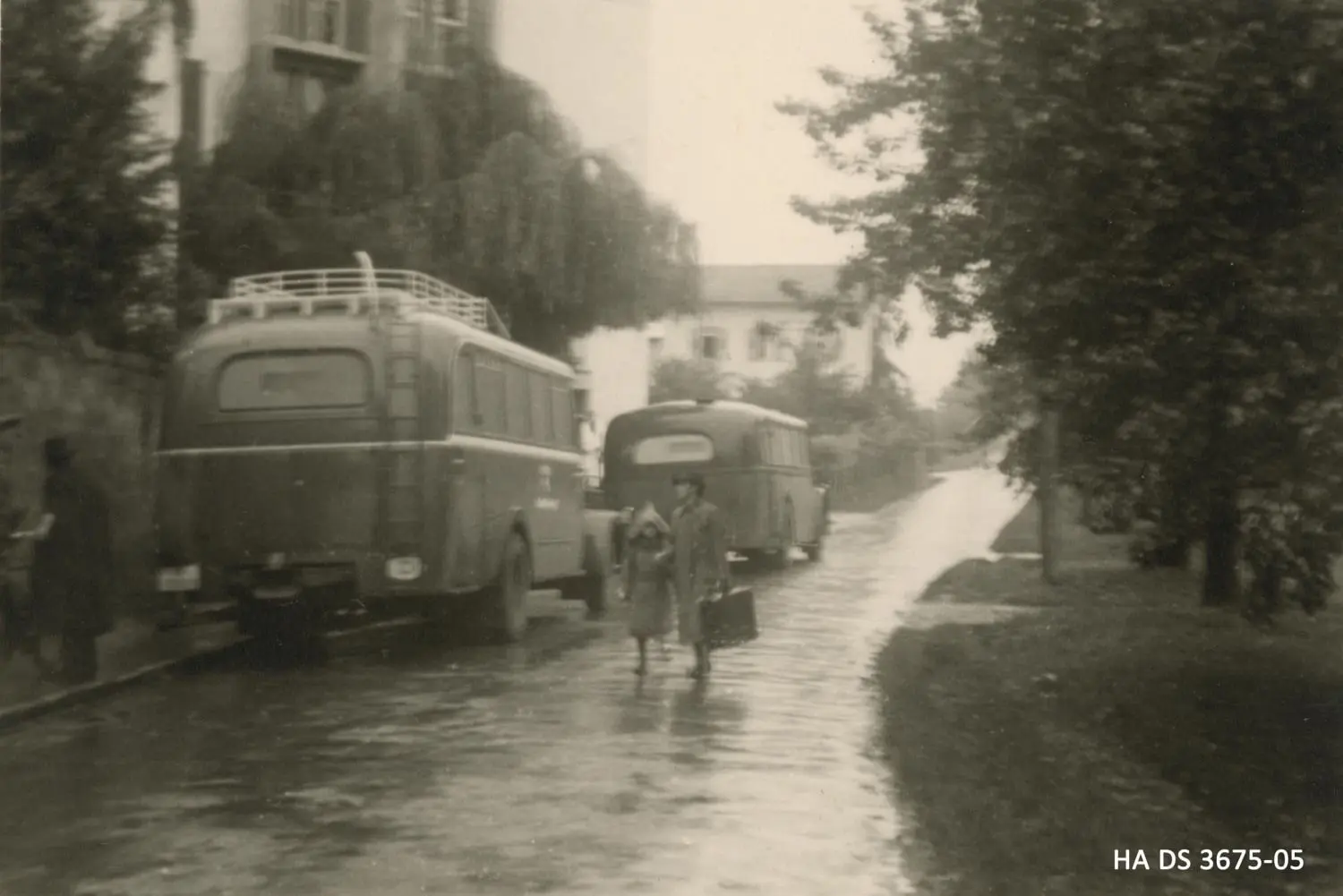 In grauen Bussen wurden die Todgeweihten damals nach Grafeneck transportiert.