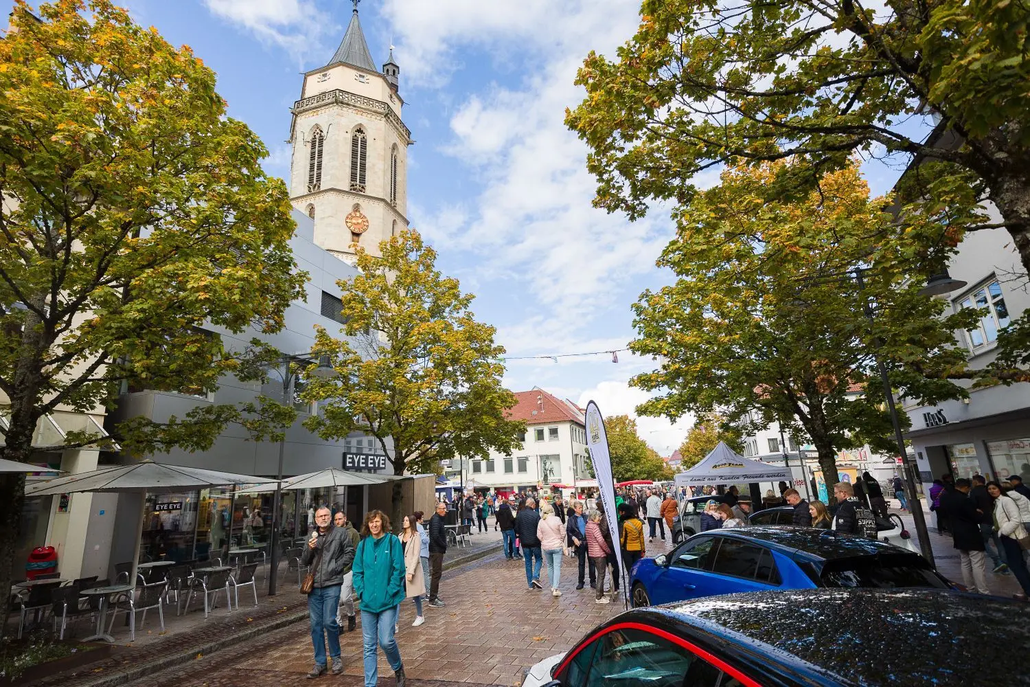 Beim verkaufsoffener Sonntag konnte man in aller Ruhe bummeln und sogar hin und wieder ein paar Schnäppchen ergattern. Viele Einzelhändler lockten mit besonderen Aktionen.⇥