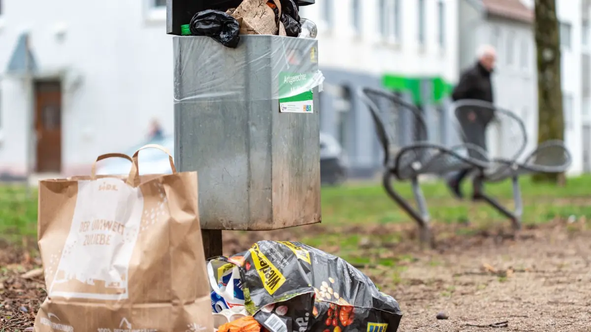 Müllablagerungen in der Öffentlichkeit haben in Göppingen zugenommen. Und das ist nur eines von vielen Tätigkeitsfeldern des GVD. ⇥