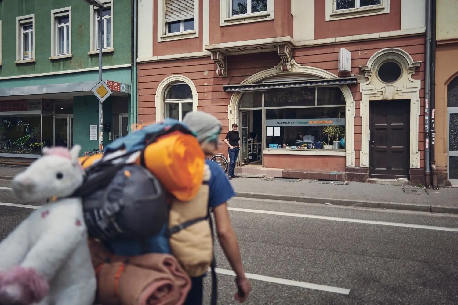 Auf in den „Schutzraum“: In der Tagesanlaufstelle sind Menschen ohne Bleibe unter sich. ⇥