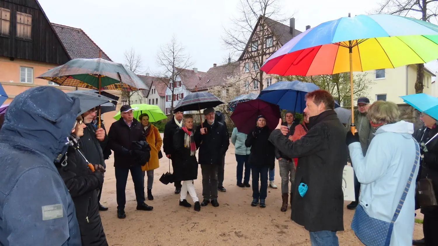 Folker Förtsch führt durch die Stadt und zurück in der Zeit.