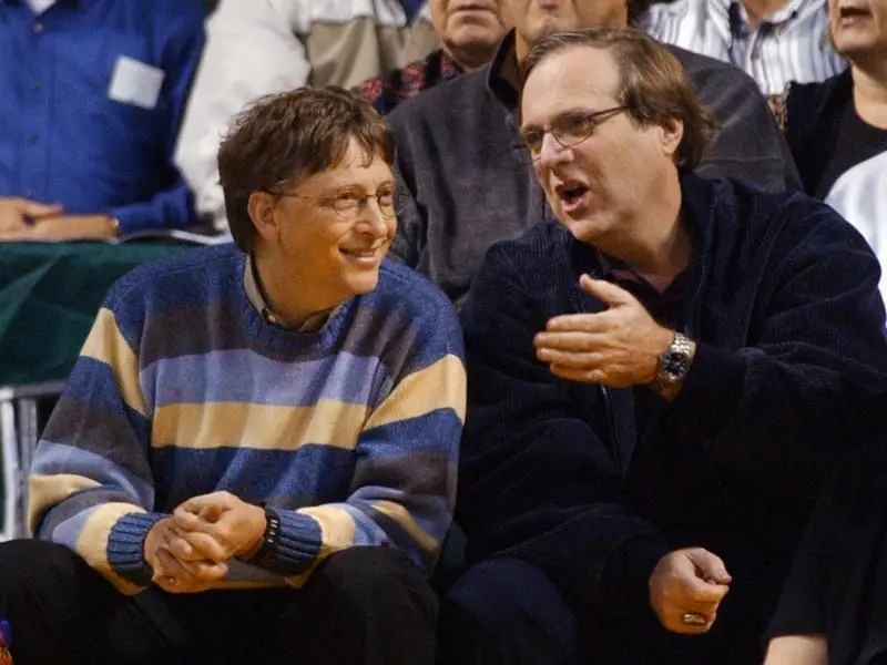 Bill Gates (l) und Paul Allen, beide Gründer von Microsoft, bei einem Spiel der Portland Trail Blazers.