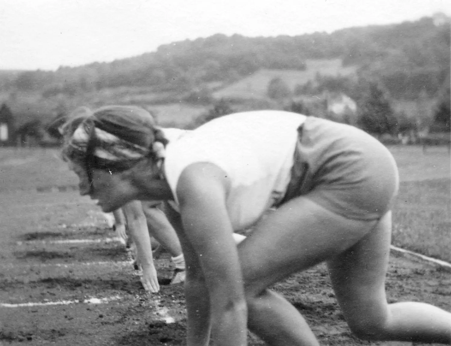 Aenne Matschewsky zu Studienzeiten im Startblock: Auf die Plätze, fertig, los.
