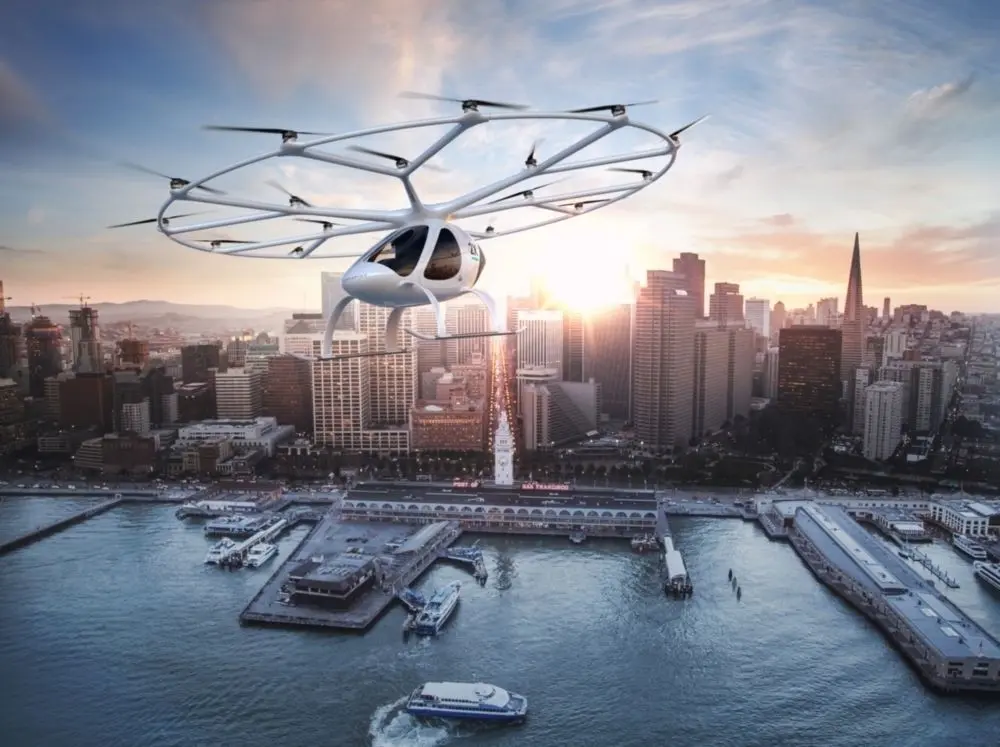 Fluggeräte von Volocopter hoben bereits in Deutschland, den USA und Dubai ab. 2023 will das Unternehmen aus Baden-Württemberg erste Flugrouten in einer Stadt anbieten. ⇥