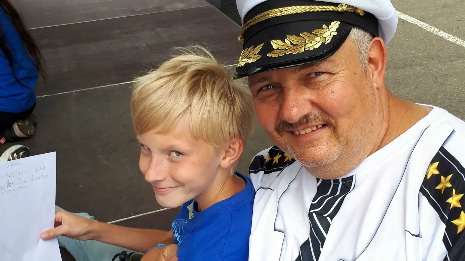 Ahoi, Herr Theaterintendant. Und fleißig Texte lernen!
