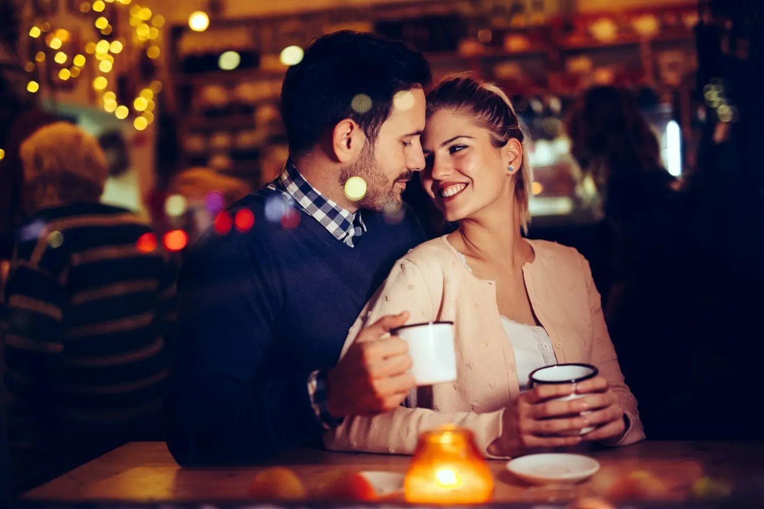 Oft vergehen Tage oder Wochen nach dem digitalen Kennenlernen bis zum ersten Treffen – das ändern vier Reutlinger bei ihrer neuen Dating-App „Lounge“. ⇥