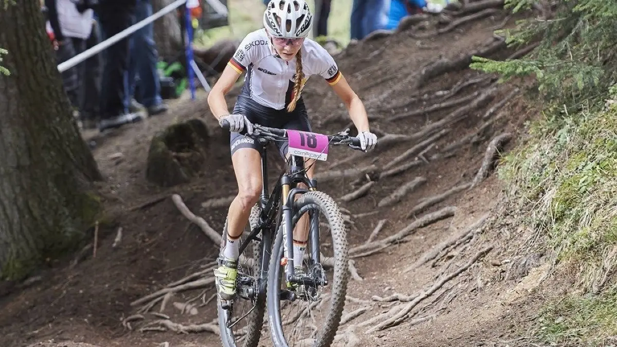 Ronja Eibl hatte nach einem sechsten Rang im Short-Track-Rennen – ihrem bisher besten Karriereresultat im Weltcup – beim Cross-Country-Wettbewerb mit Gliederschmerzen zu kämpfen und musste aufgeben.