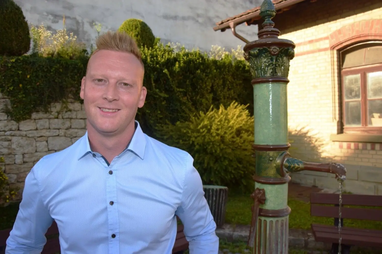 Johannes Knippfeld (33) möchte Bürgermeister werden.⇥