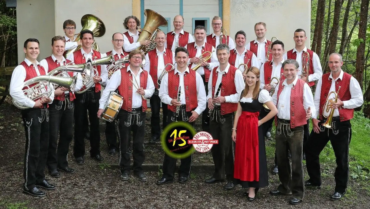 Die Schwindligen 15 kommen am 2. Juni zu den Musikertagen nach Emerkingen. Der Vorverkauf fürs Konzert startet heute. ⇥