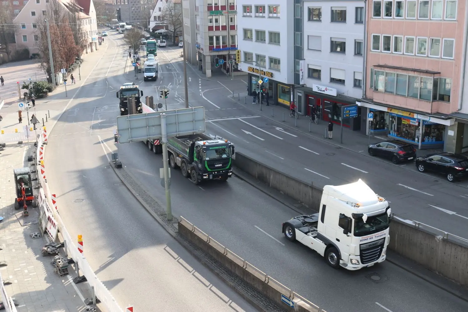 Lkw-Fahrer protestieren gegen die hohen Spritpreise.
