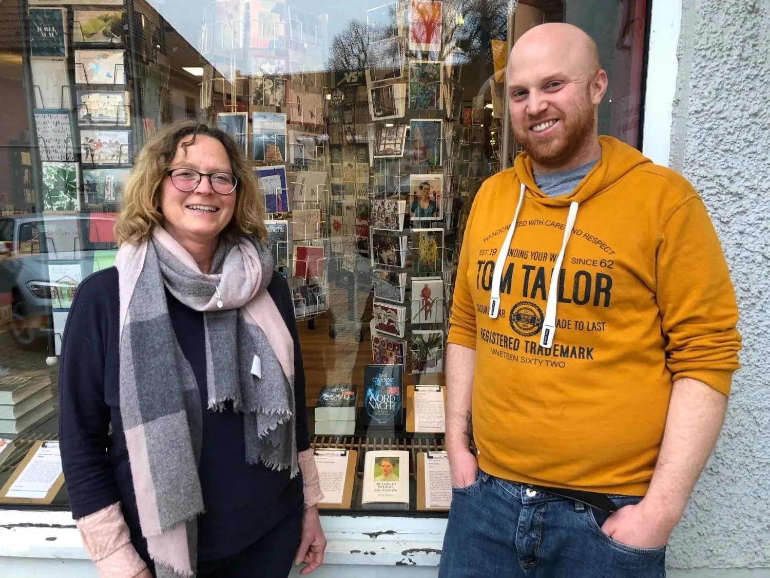 Zwei Mutter-und-Sohn-Gespanne: Für Elli und David Schlegel ist ein Laden ohne Lotte und Wolle kaum vorstellbar. ⇥