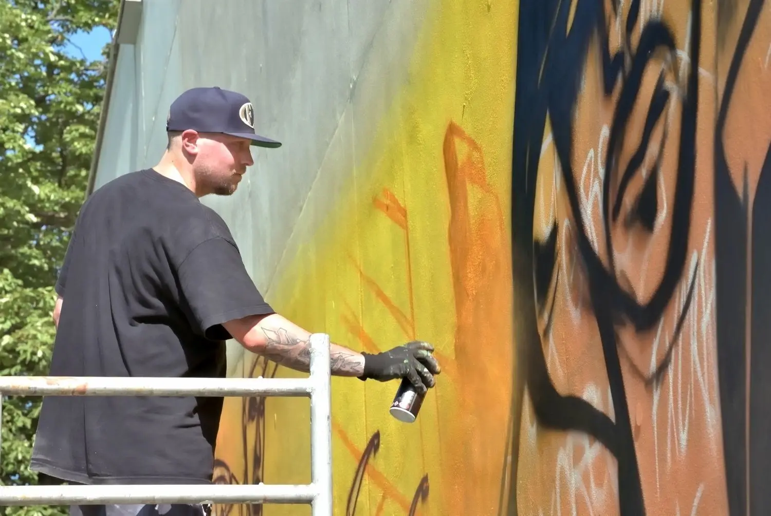 Letzter Schliff: Die luftige Höhe von drei Metern hat Gore aus Göteborg schon geschafft.⇥