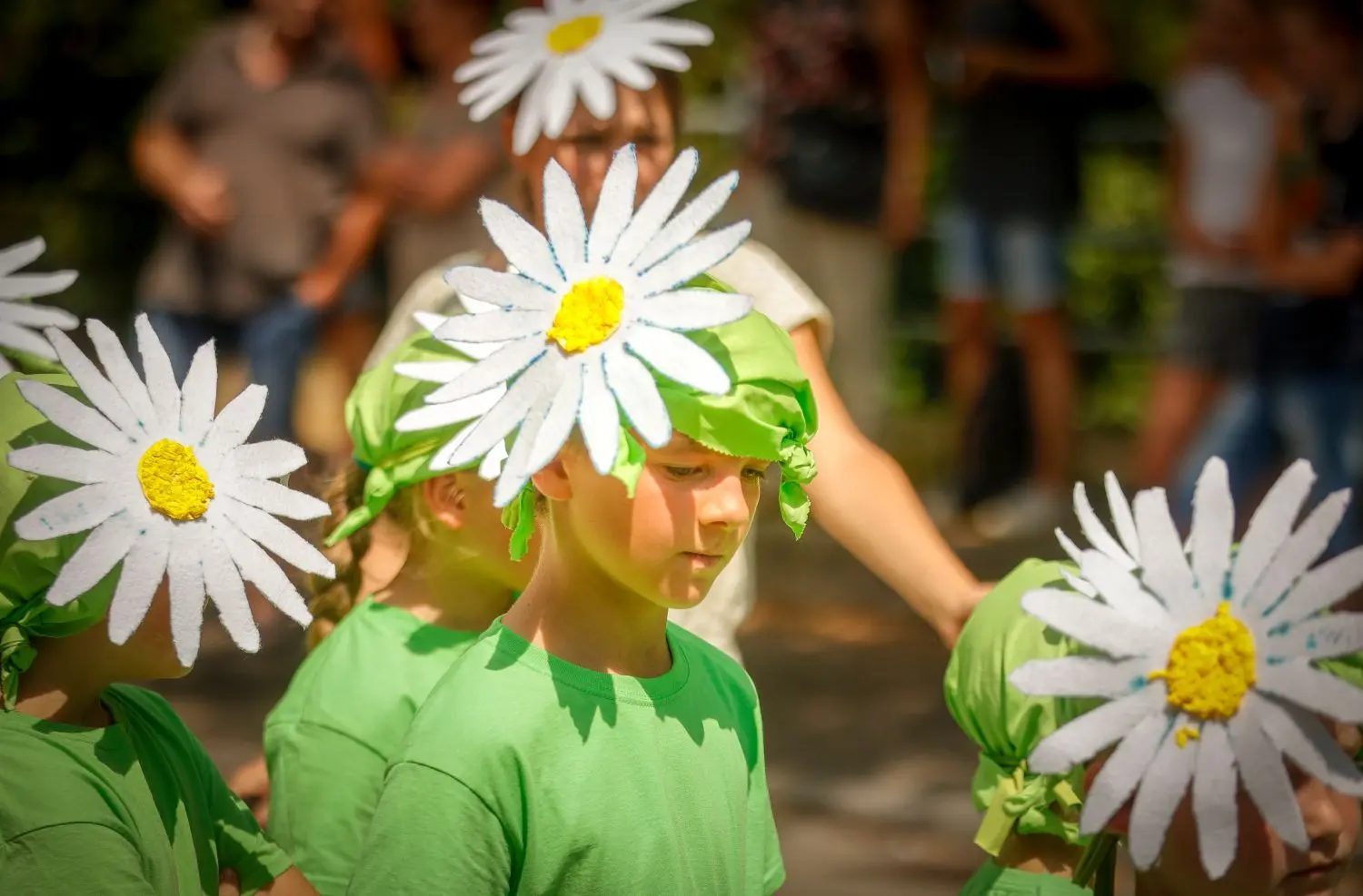 Blaubeuren - Kinderfest: Frühlingskinder der Grundschule Asch.