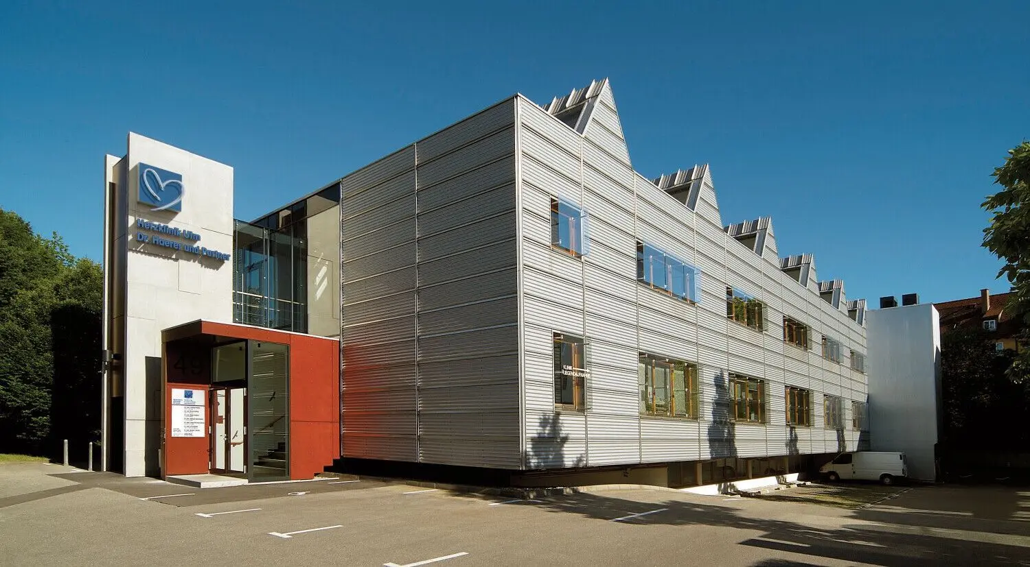 Willkommen beim Spezialisten: Herz und Gefäße sind in der Herzklinik Ulm, Dr. Haerer und Partner bestens versorgt.