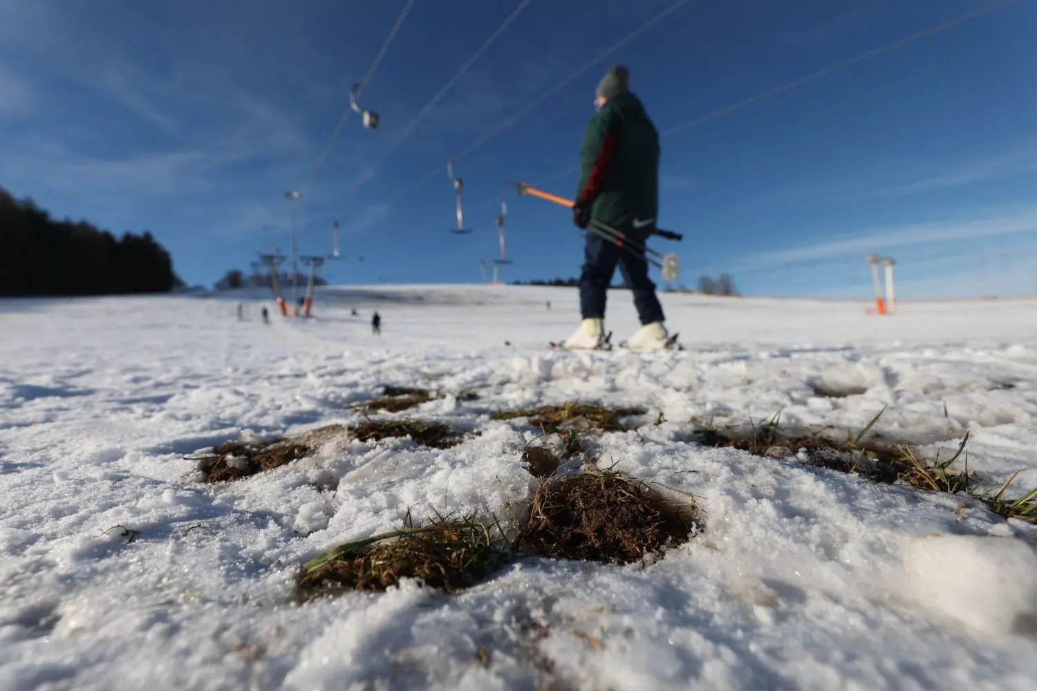 In Donnstetten läuft seit 6. Januar der Lift. Wie lange die Piste noch hält, ist unsicher.