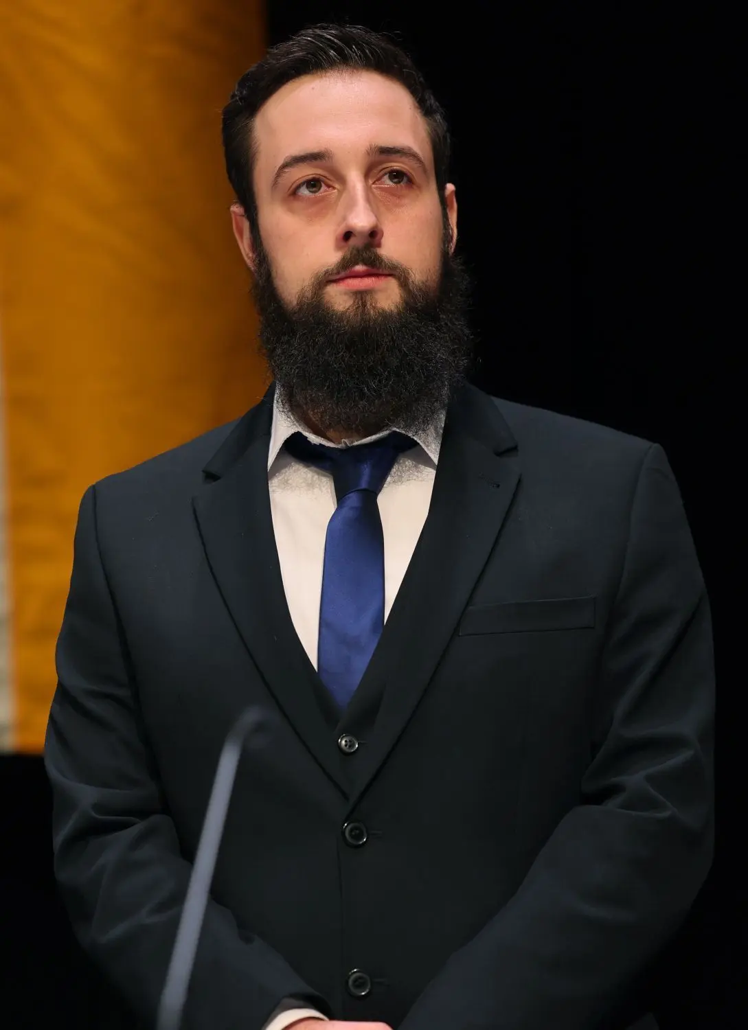 Dominik Ochs (Die Partei) überlegt noch.⇥