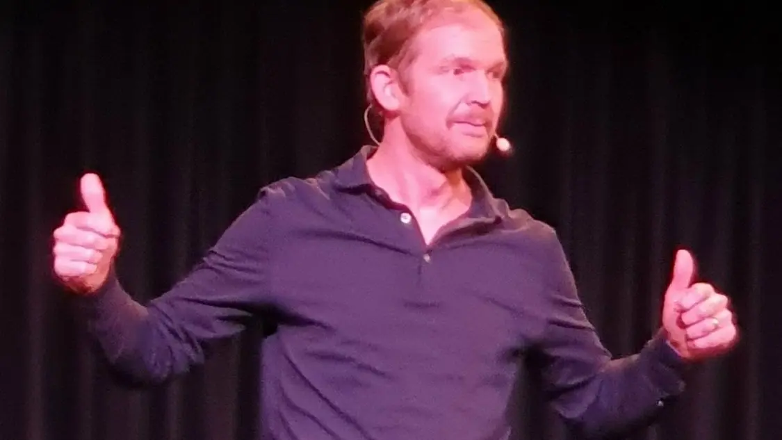 Timo Wopp Timo Wopp in der Stadthalle: Kabarett und Artistik für die ...