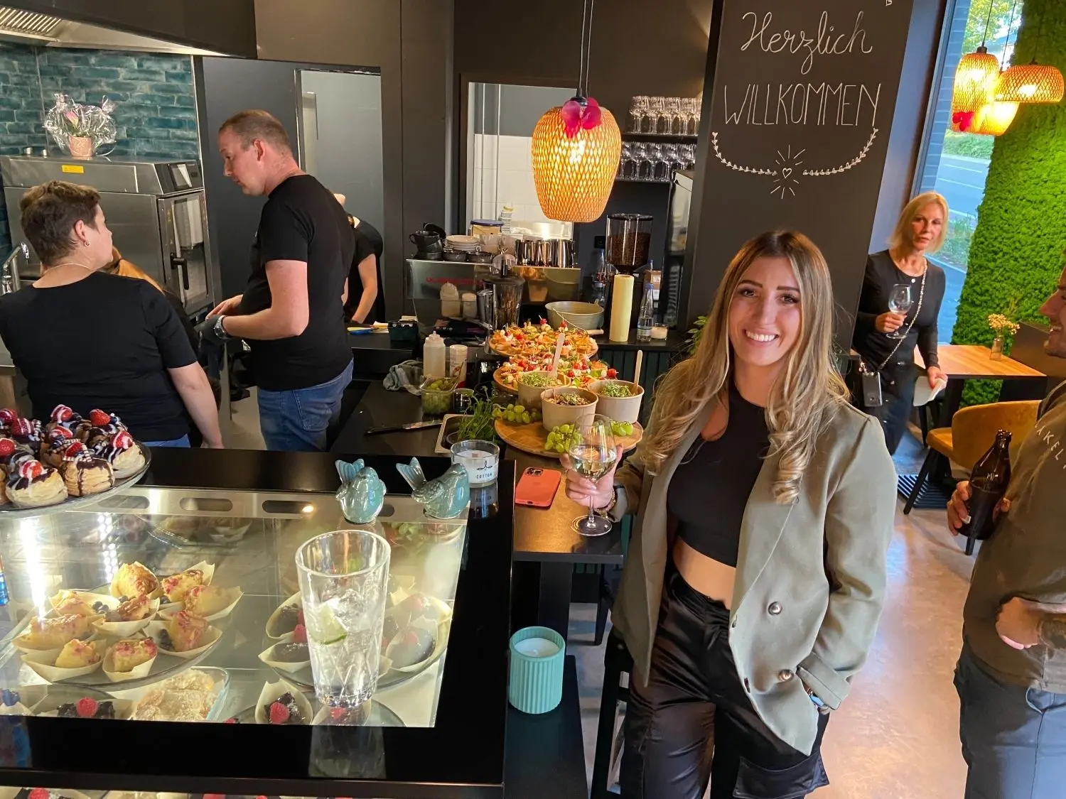 Belinda Bausch hat sich mit ihrem „Beli’s Bowls“ und „Beli’s Café“ einen lange gehegten Traum erfüllt.