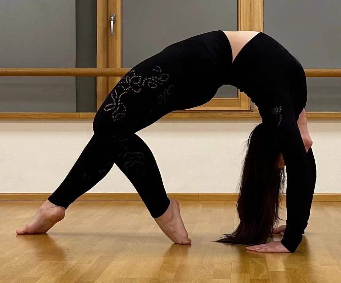 Die Bewegungen des Modern Dance sind sehr frei. Ob sanfte, runde Moves oder abrupte, zackige: Wichtig ist, dass der Tanz Emotionen vermittelt.