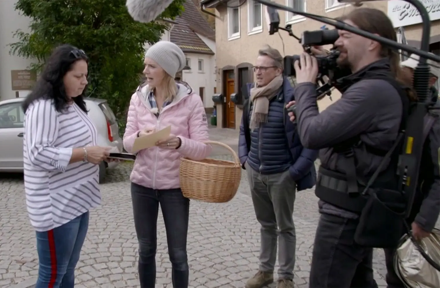 Die Rezeptsucherin befragte Geschäftsleute und Passanten, etwa hier vor der Sparkasse Zollernalb.