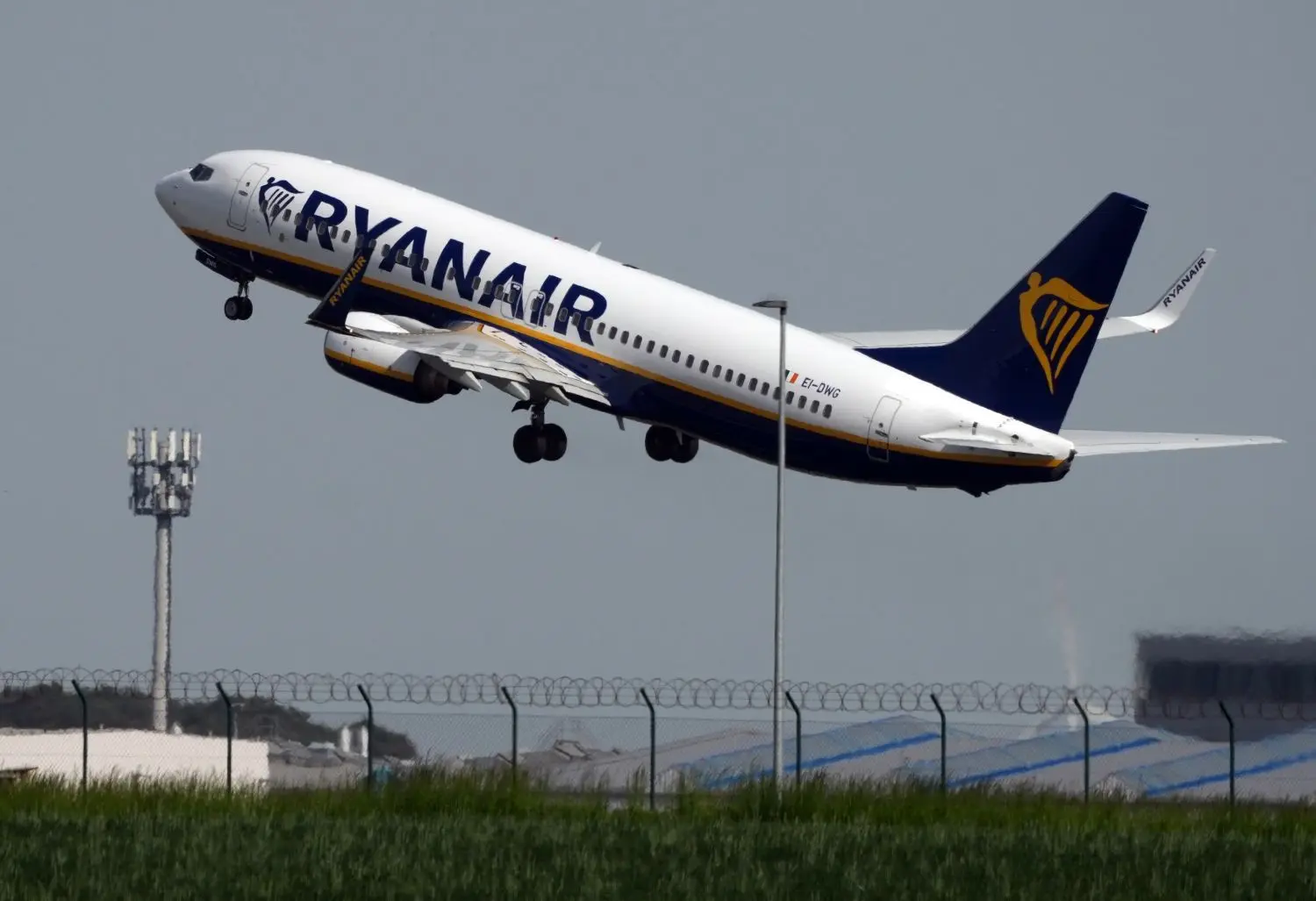 Ungewöhnliches Flugmanöver: Ein Ryanair-Jet (hier ein Symbolfoto) kreiste am Mittwoch gut eine Stunde lang über Ulm.