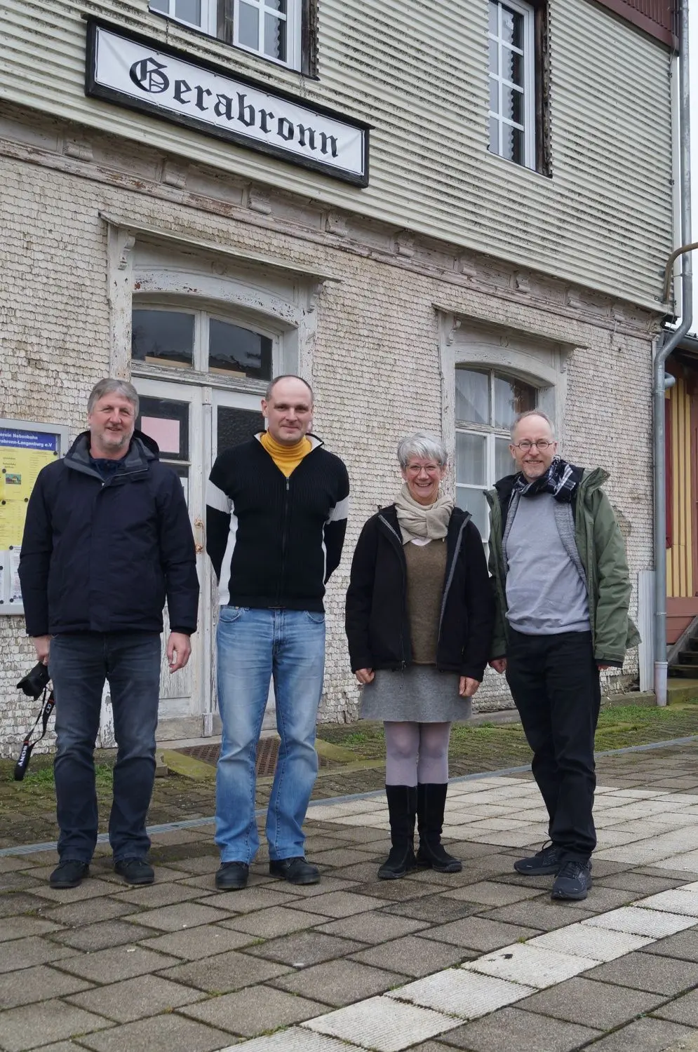 Oliver Paul, Marc Müller (beide vom Förderverein Nebenbahn), Catherine Kern, Matthias Gastel