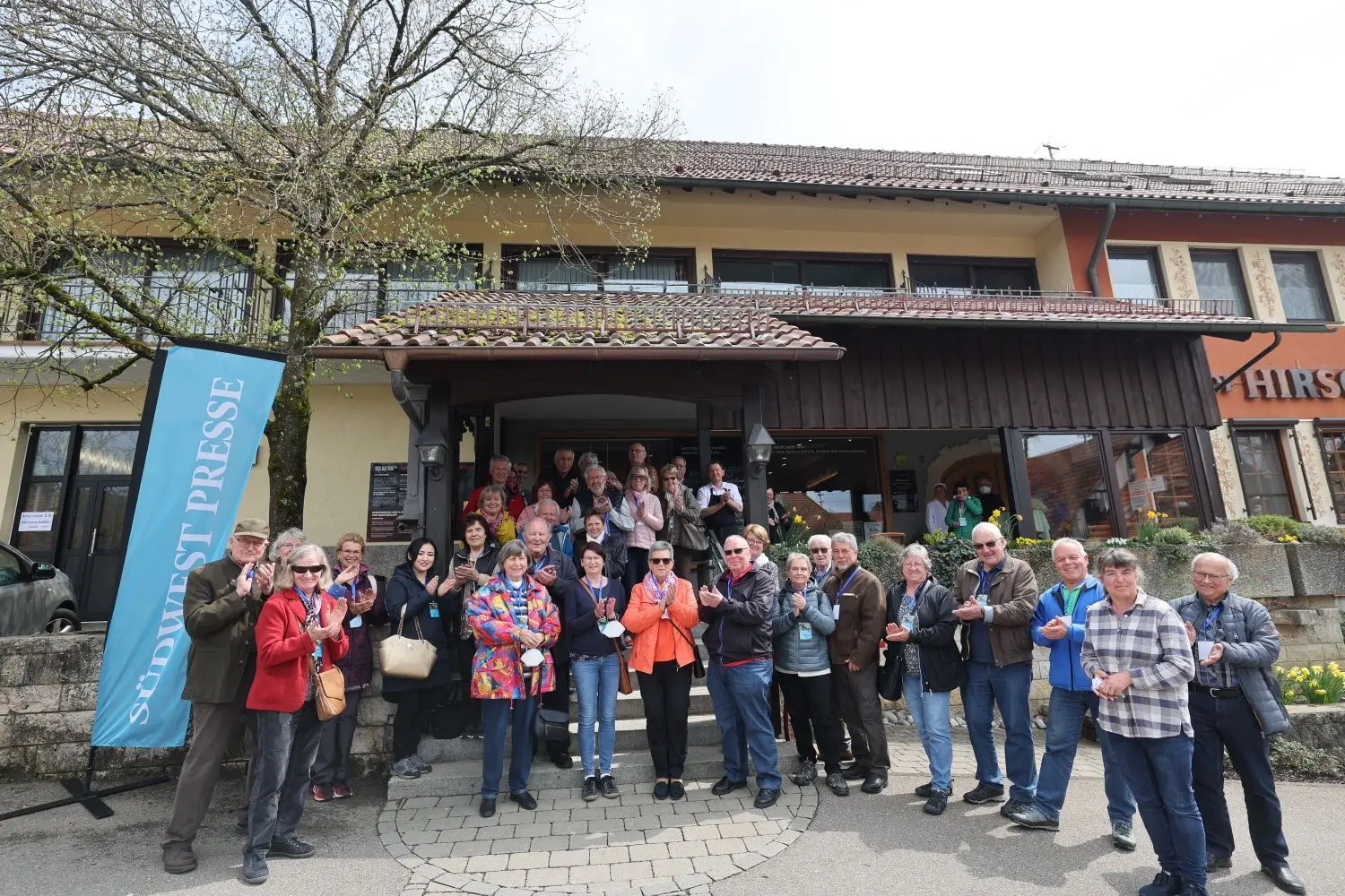 Ludwig Failenschmid von der gleichnamigen Metzgerei führt SWP-Leser durch sein Unternehmen. Sie sind Teilnehmer der „Mehrwert-Tour“ der SÜDWEST PRESSE und der Tourismusgemeinschaft Mythos Schwäbische Alb im Landkreis Reutlingen.⇥
