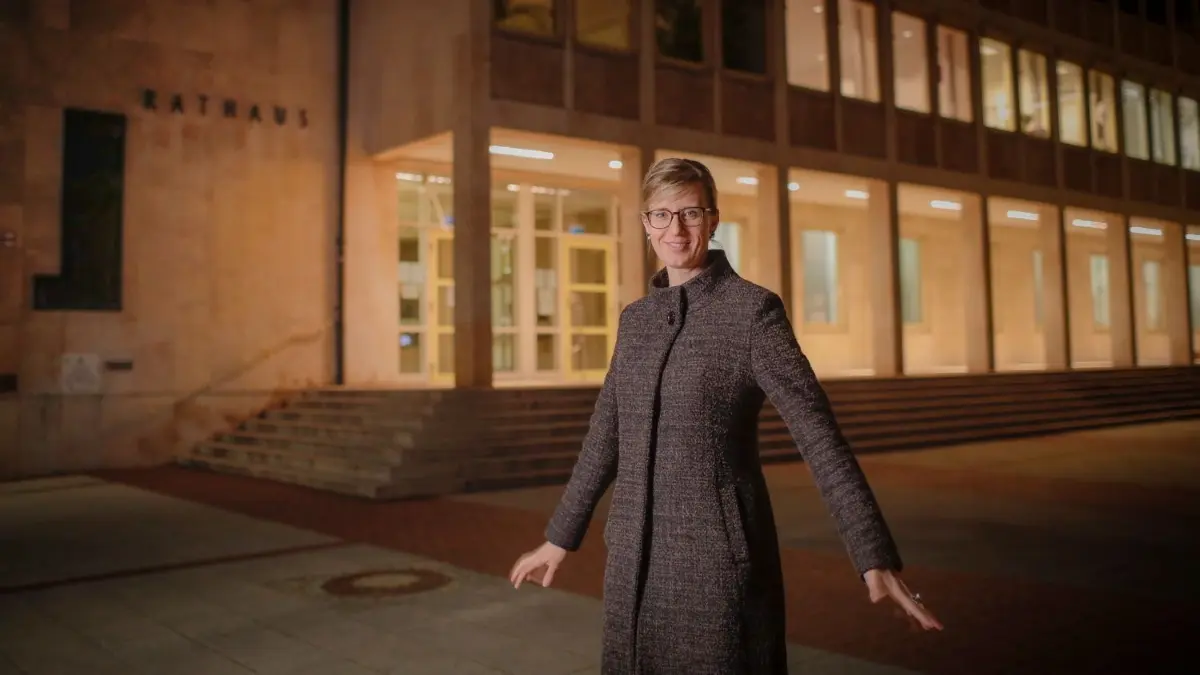 Katrin Albsteiger muss zwei Schlüsselpositionen im Neu-Ulmer Rathaus neu besetzen.
Rathaus Neu-Ulm Katrin Albsteiger hat den BM Wahlkampf gewonnen