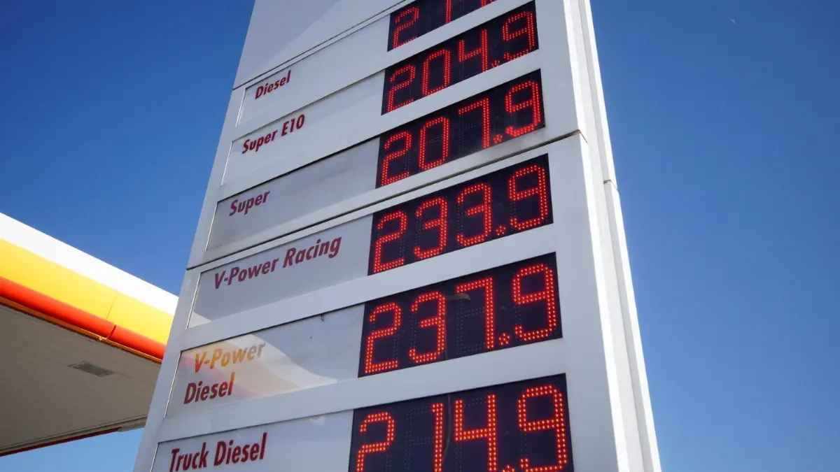 Die Spritpreise, wie hier in Metzingen, lagen gestern durchweg und teils deutlich über der Marke von zwei Euro. Seit Weihnachten steigen sie in einem rasanten Tempo.
Spritpreise Tankstelle Metzingen