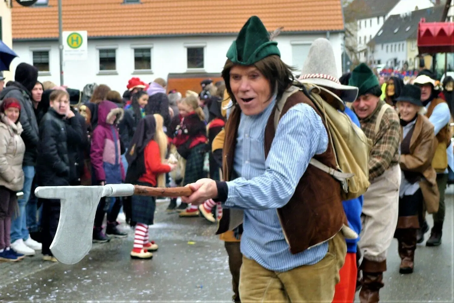 Der Weildorfer Kleeblattclub als „Sieben Schwaben“ bereichert seit Jahrzehnten den Fasnetsumzug der Weildorfer Storchen – und war natürlich auch im 40. Jubiläumsjahr mit dabei.