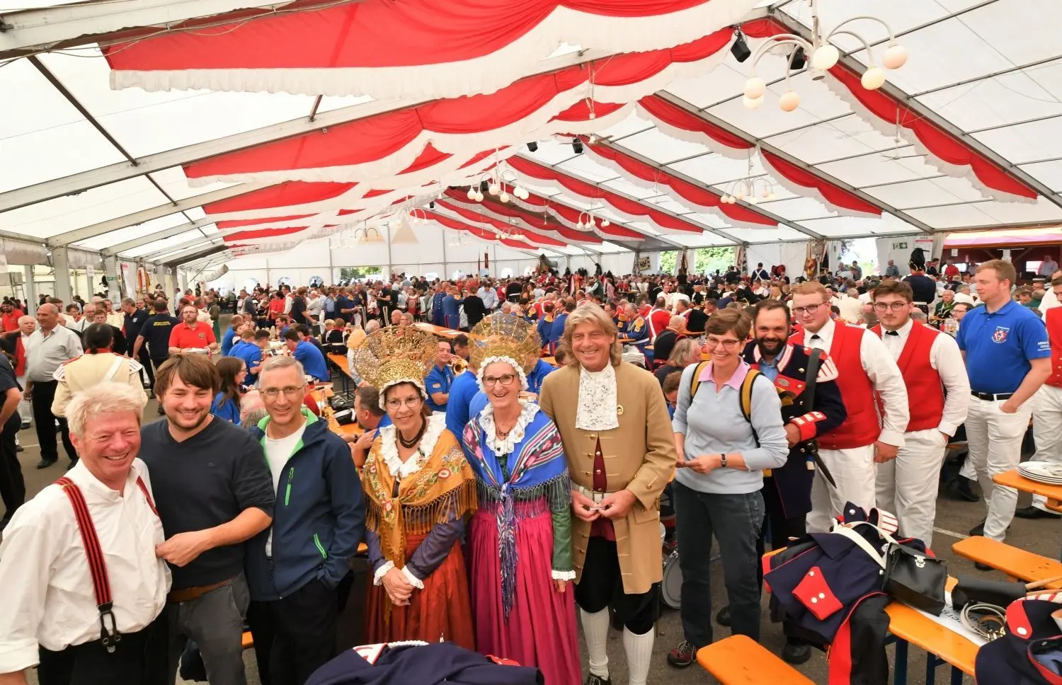 Kameradschaftspflege stand im großen Festzelt auf dem Volksplatz im Mittelpunkt.