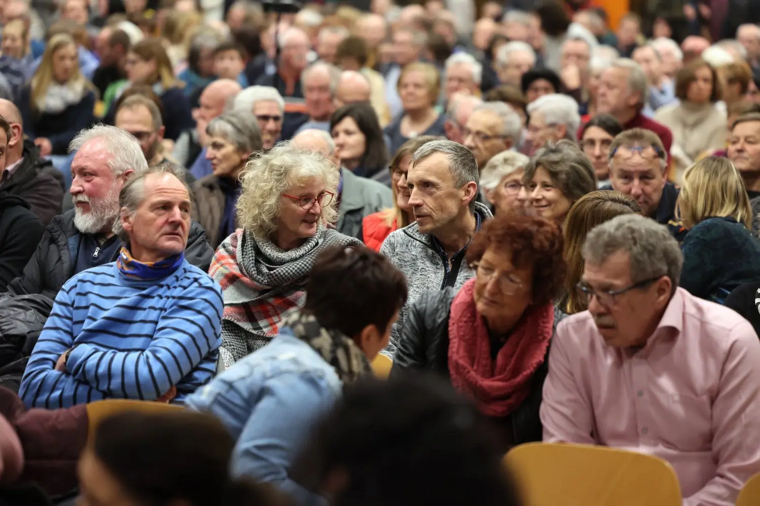 Der Andrang in der Würtinger Gemeindehalle war riesig. ⇥