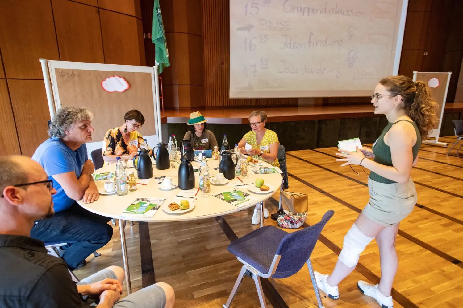 Teilnehmer einer Klimakonferenz in der Göppinger Stadthalle trugen Vorschläge zusammen, wie dem Klimawandel auf lokaler Ebene begegnet werden kann.⇥