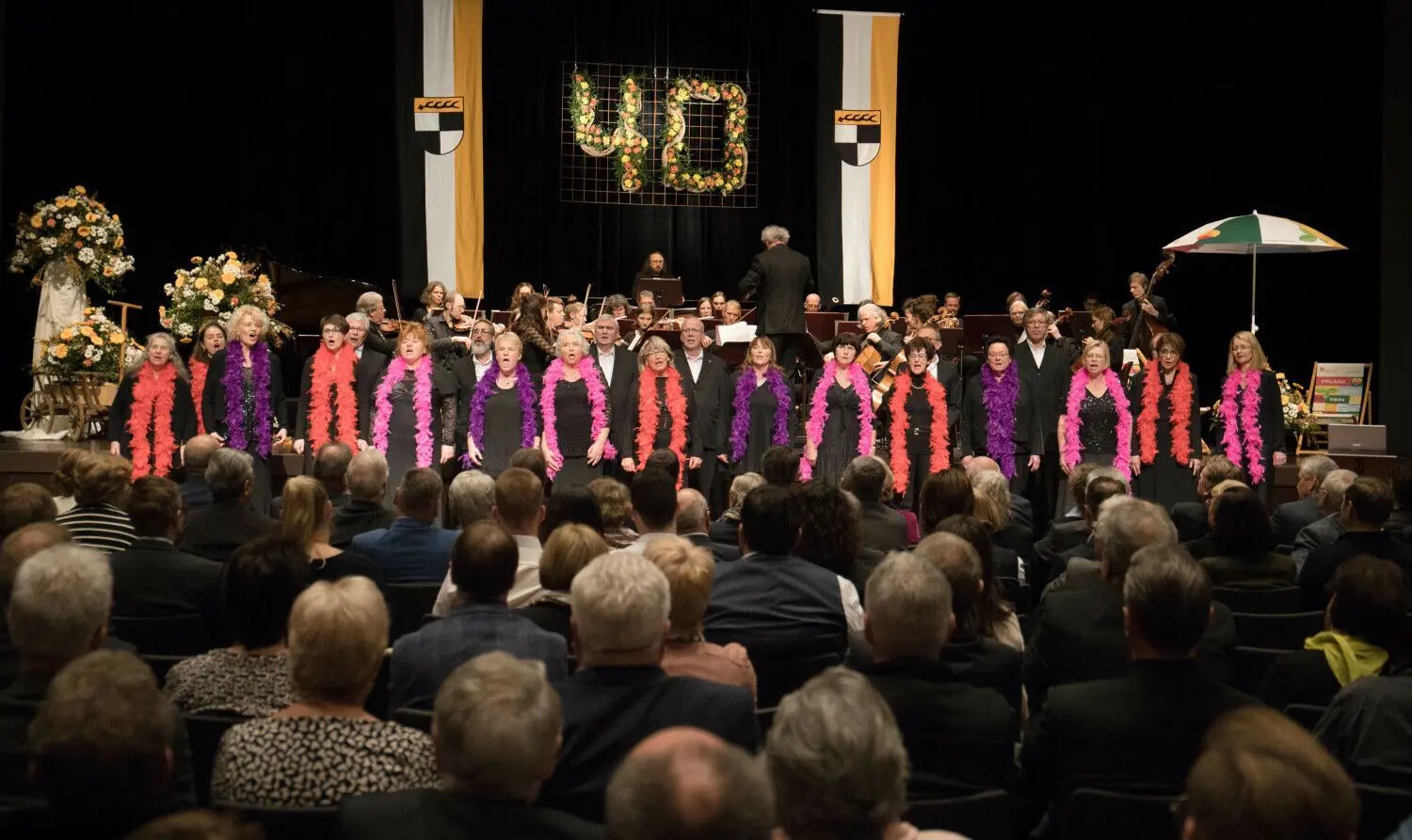 Eröffnet wurde der Festakt vom Balinger Opernchor unter dem Dirigat von Lennart Faustmann mit Jacques Offenbachs Barcarole – dem venezianischen Gondellied „Schöne Nacht, du Liebesnacht“ aus der Oper „Hoffmanns Erzählungen“.⇥