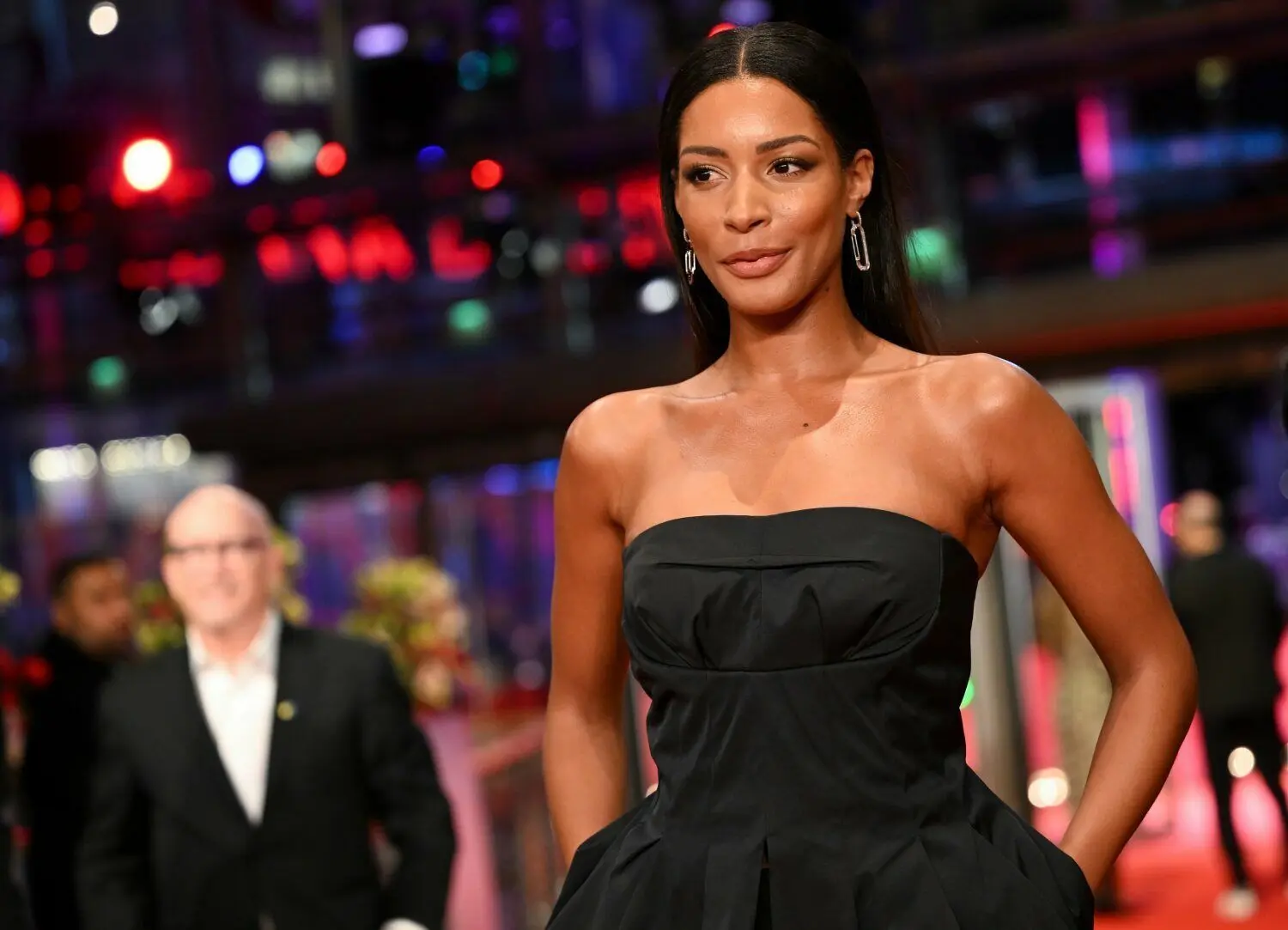 Lilian de Carvalho Monteiro im Februar 2023 auf dem Roten Teppich der Berlinale.  Wer ist die Freundin von Boris Becker? Alle Infos gibt es hier im Porträt.