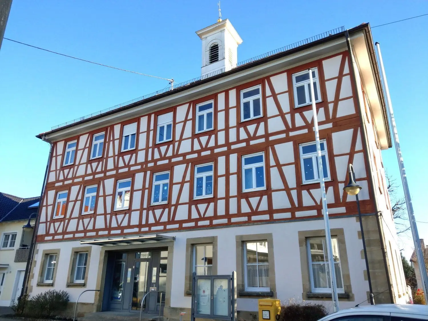 Im heutigen Sickenhäuser Rathaus war früher auch die Schule untergebracht.