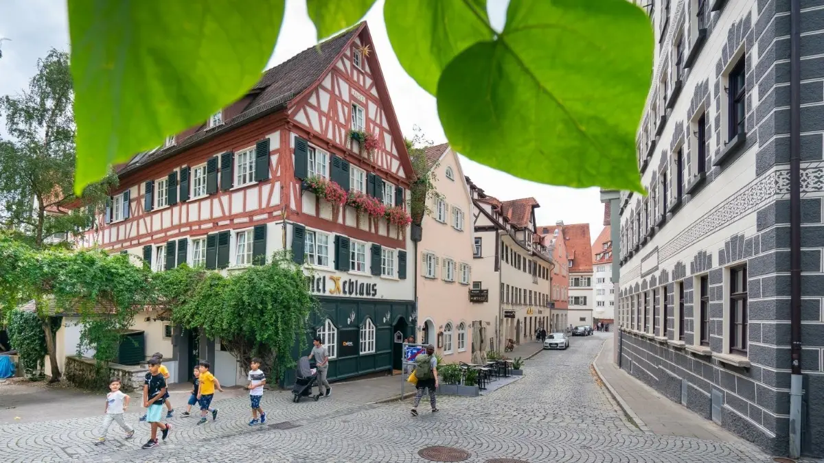 Derzeit sind viele Touristen in der Stadt, davon profitiert auch das Hotel Reblaus.
Tourismus in Ulm Hotel Reblaus