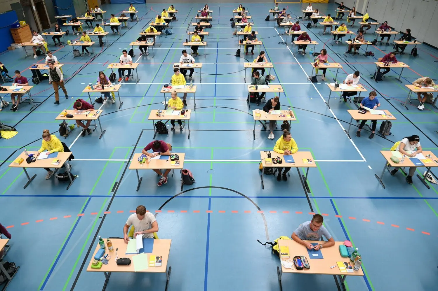 Der Weg zum Abitur: In acht oder doch wieder lieber in neun Jahren? Eine Elterninitiative hat eine Sammlung von Unterschriften für einen Volksantrag für die Rückkehr zum neunjährigen Gymnasium (G9) in Baden-Württemberg gestartet.