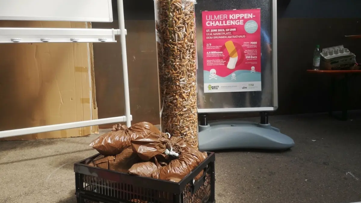 Das Ergebnis: 5,3 Kilogramm Kippen. Das sind rund 26 500 Stück.⇥
Ulm, Marktplatz: „Kippen-Challenge“ der EBU im Rahmen der Ulmweltwoche