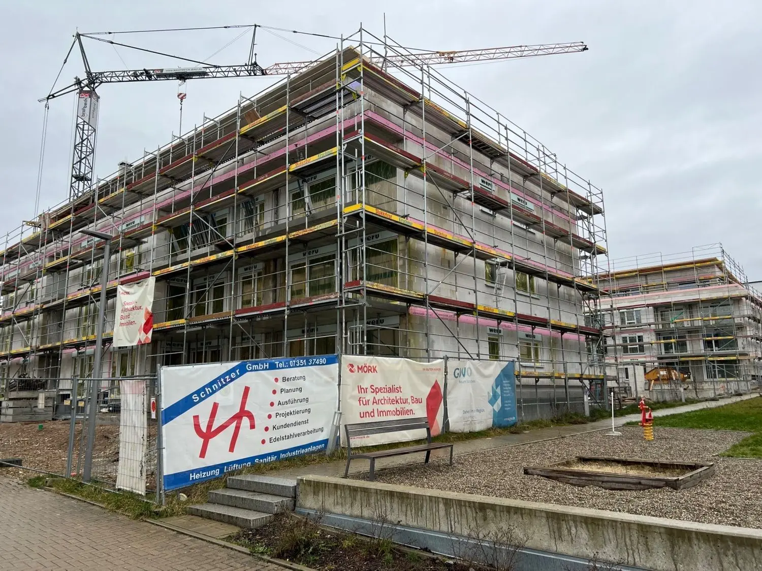 Die GWO lässt auf dem Zeppelingelände in Ehingen 51 Mietwohnungen bauen. Spätestens im November sollen sie fertiggestellt sein. .