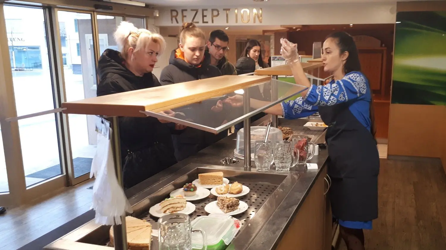 Nein, das ist kein Archivbild aus „Klaiber“-Zeiten, Kuchen gibt’s im „Refugio“ ebenfalls. ⇥