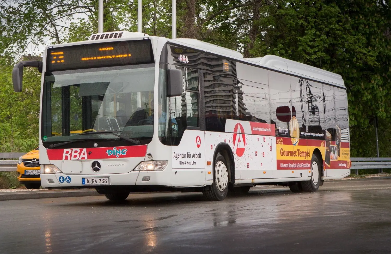 Der Ulmer OB Gunter Czisch möchte die Macht von Busunternehmen im DING-Nahverkehrsverbund beschränlen.  Der Ulmer OB Gunter Czisch möchte die Macht von Busunternehmen im DING-Nahverkehrsverbund beschränlen.