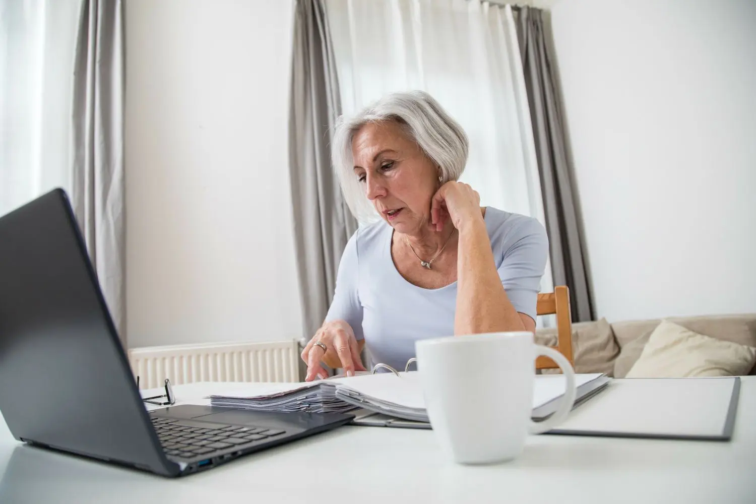 Es gibt mehr Geld. Doch viele Rentner fragen sich: Muss ich nun eine Steuererklärung abgeben?⇥