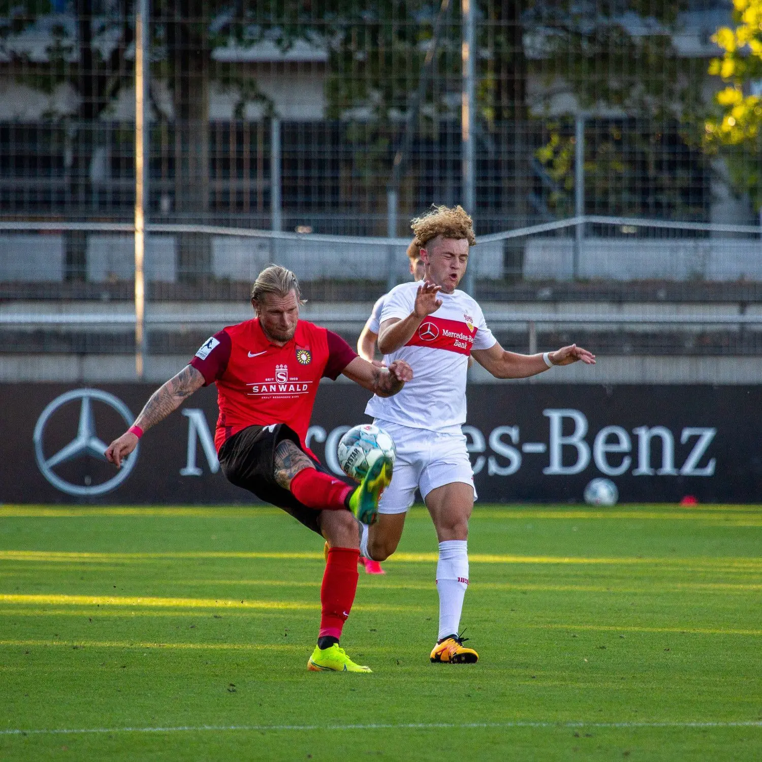 Der Großaspacher Kai Gehring (links) fehlt wegen einer Gelb-Rot-Sperre gegen sein Ex-Team SSV 46.