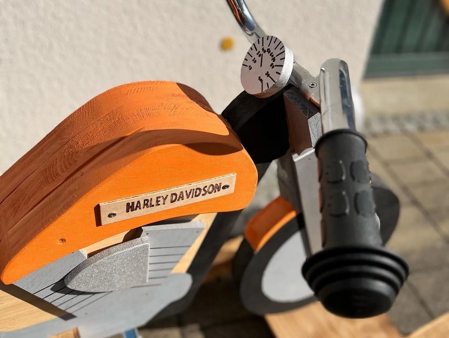 Der höchstbietende bekommt noch das Nummernschild personalisiert.