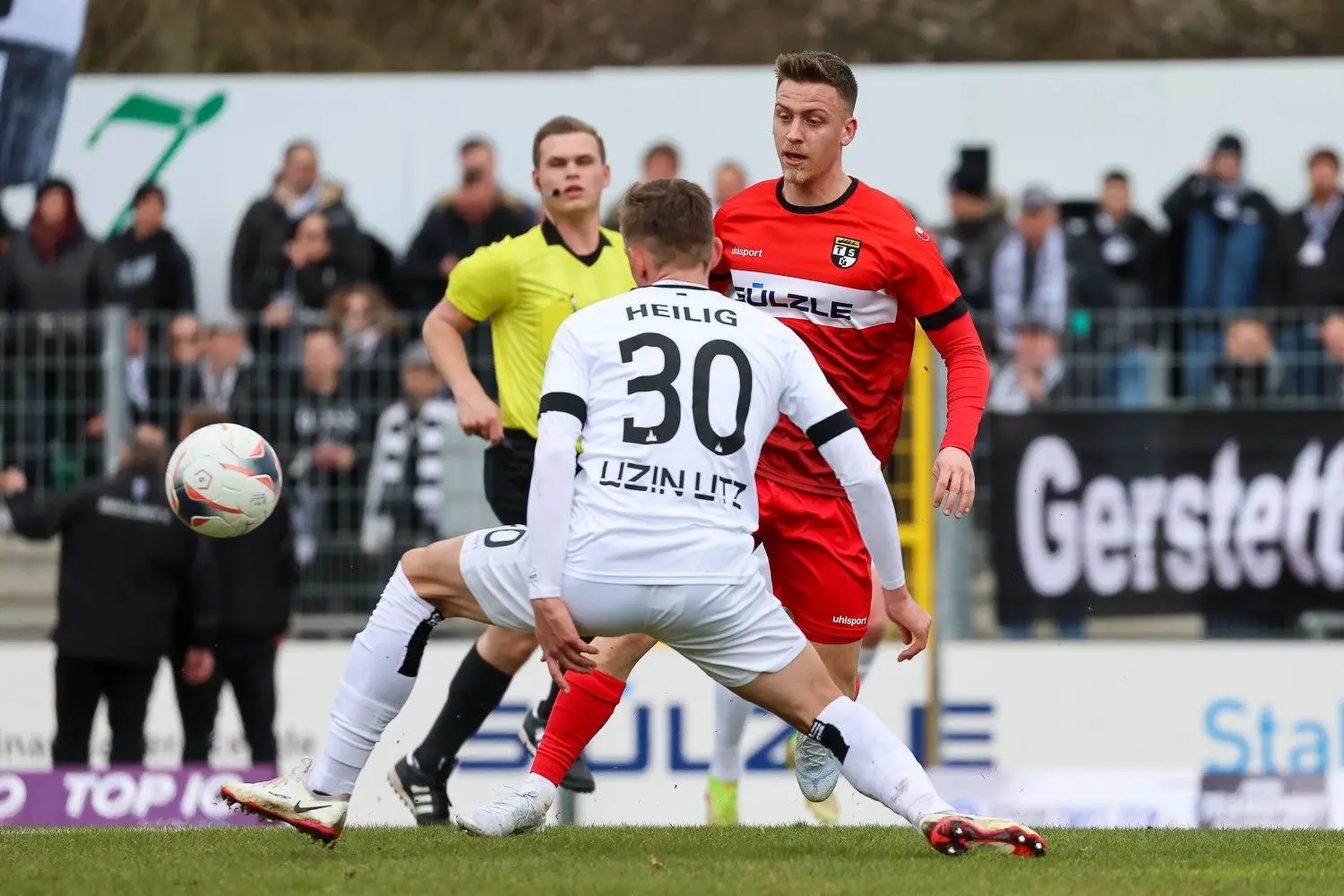 Durch einen Blitzstart hat sich Tabellenführer SSV Ulm 1846 Fußball bei der TSG Balingen die nächsten wichtigen Punkte im Aufstiegskampf der Regionalliga Südwest gesichert.