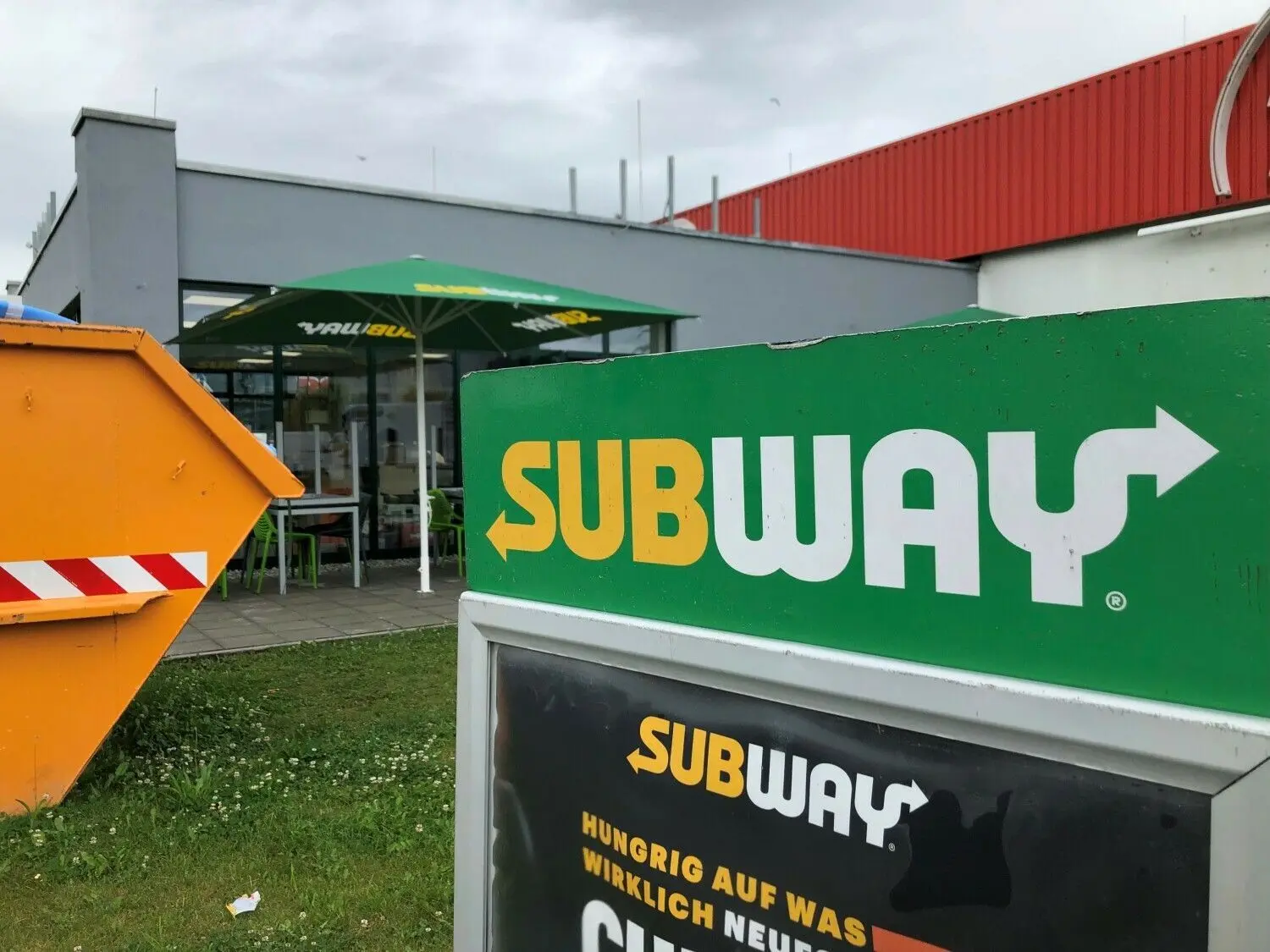 Beliebter Sandwich-Lieferant in Neu-Ulm: Subway im Starkfeld. Das Restaurant hat seit geraumer Zeit geschlossen.